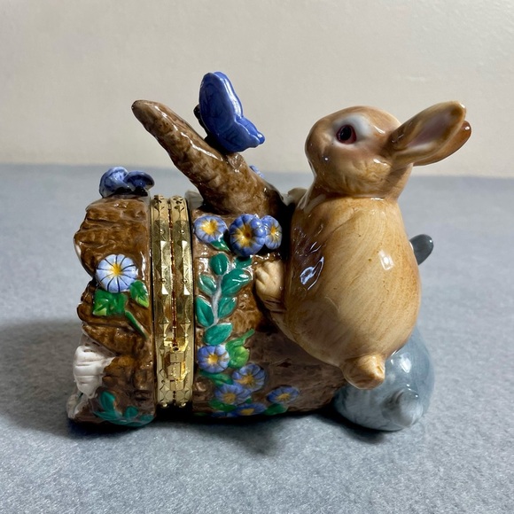 Vintage Porcelain Bunny Rabbit Figurine with Secret Storage Hideaway - Picture 3 of 8